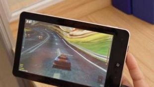 新(xin)款(kuan)7寸(cun)平(ping)板電腦 Android 2.1系統、多(duo)點觸控(kong)與(yu)3D重(zhong)力遊戲體驗